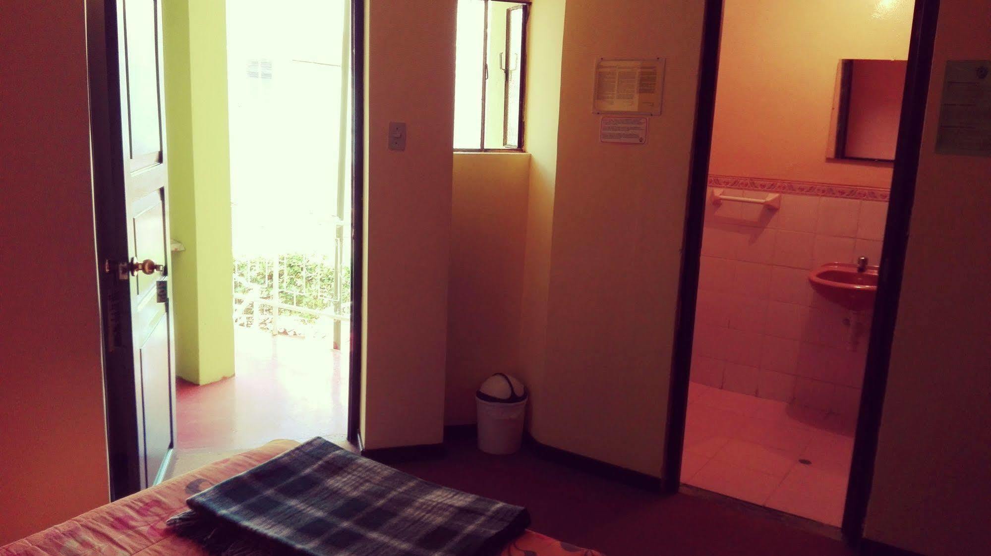 El Manzano Guest House Пуно Экстерьер фото